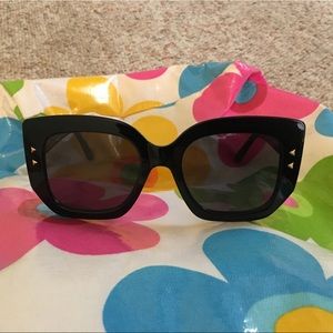 NWOT Frye Black Oversized Sunglasses